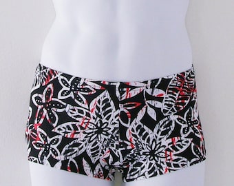 Bañador de corte cuadrado de baja altura para hombre en estampado Batik negro