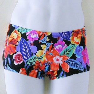 Mens Low Rise Square Cut Swimsuit in Honolulu Floral Print in Small: 28-29 Waist