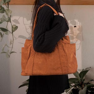 Sac à bandoulière quotidien en velours côtelé brodé, Cartable personnalisé, Sac à bandoulière avec nom, Sac à main grande capacité, Cadeau pour maman
