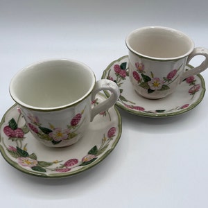 Vintage METLOX (California) PoppyTrail "SCULPTURED BERRY" Cup & Saucer Set/2 - Mint!