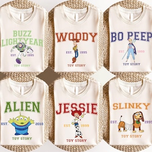 Disney Toy Story Shirt, Pixar Tag T-Shirt, Sheriff Woody Shirt, Jessie Shirt, Buzz Lightjahre Shirt, Disneyland Familienurlaub 2026 Shirt