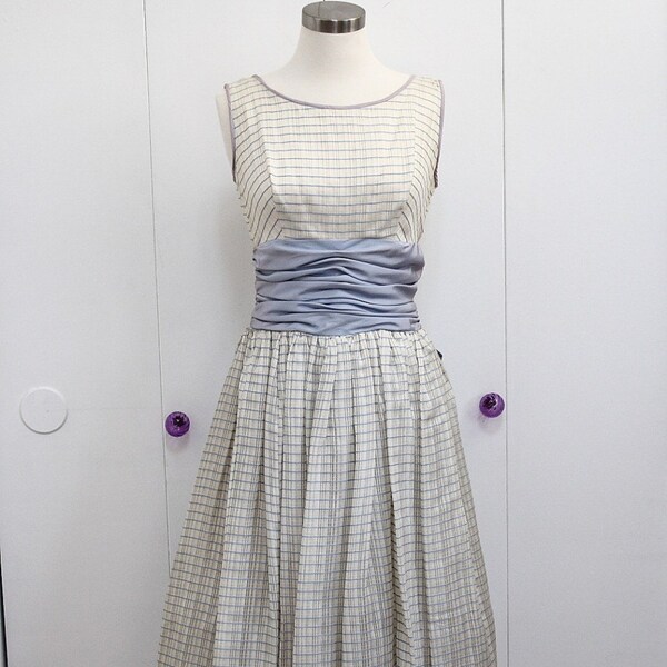1950s Vintage Cocktail Prom Wedding or Party Dress - Powder Blue with Back Bow - XS\/S