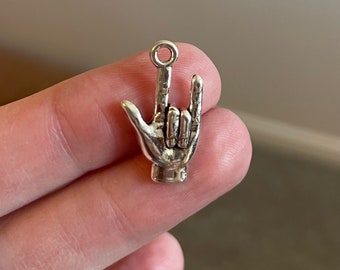 1 pcs Silver Plated 'I Love You' Hand Gesture Charm: DIY Jewelry Supply