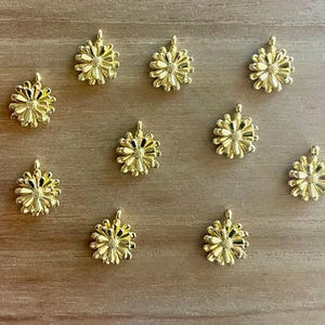 Gold plated Brass Flower Charm,3D flower Charm DIY jewelry making necklace, Jewelry crafting supplies,Daisy flower pendant,Earrings,