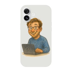 Op de afbeelding: Witte telefoonhoes met een cartoonillustratie van een persoon met een bril en een baard, glimlachend terwijl hij een laptop gebruikt. De persoon draagt een blauwe trui. De hoes heeft een camera met dubbele lens.
