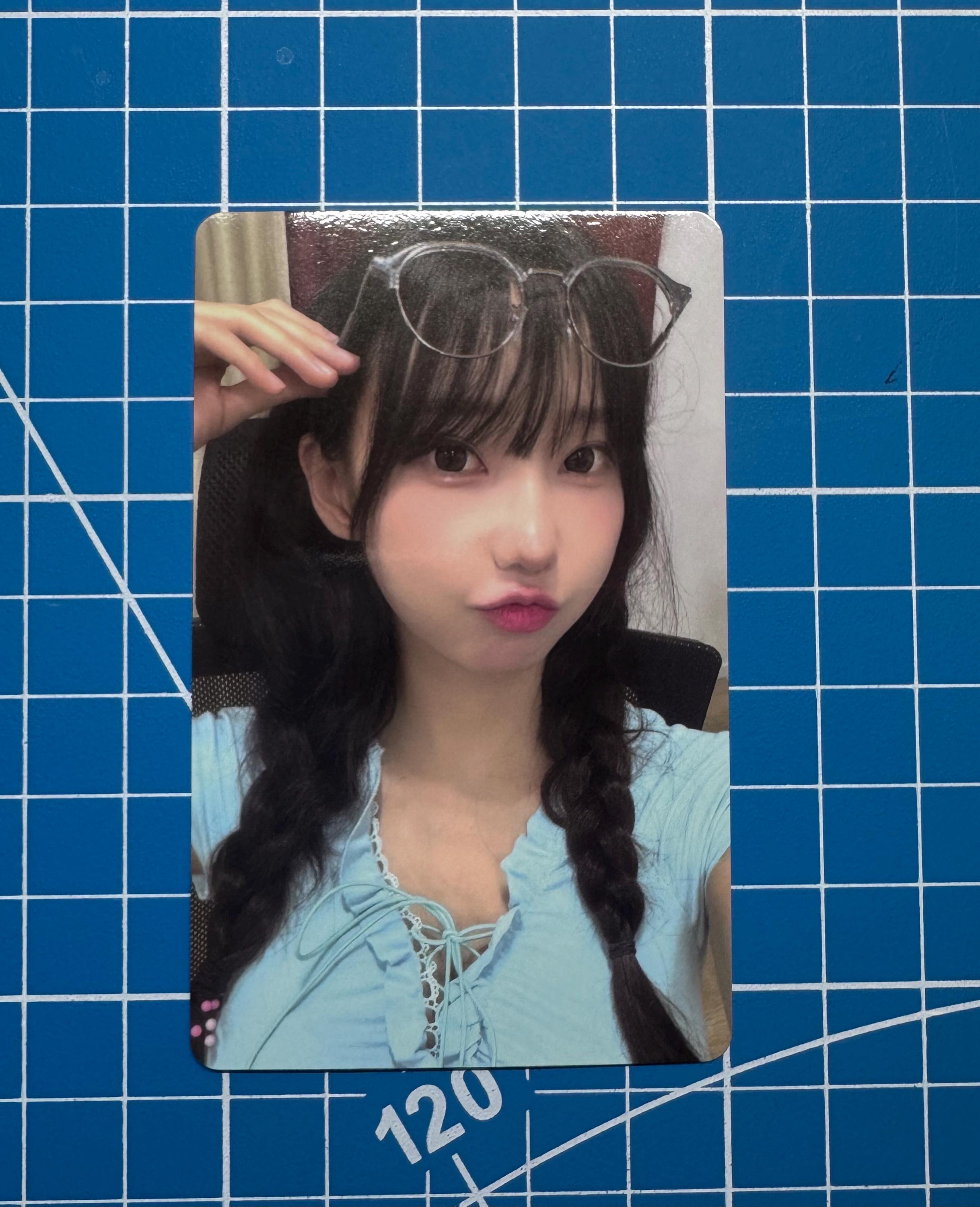 QWER Magenta Official Photocard Collection - Etsy