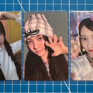 Illit Yunah Official Benefit Photocard Collection
