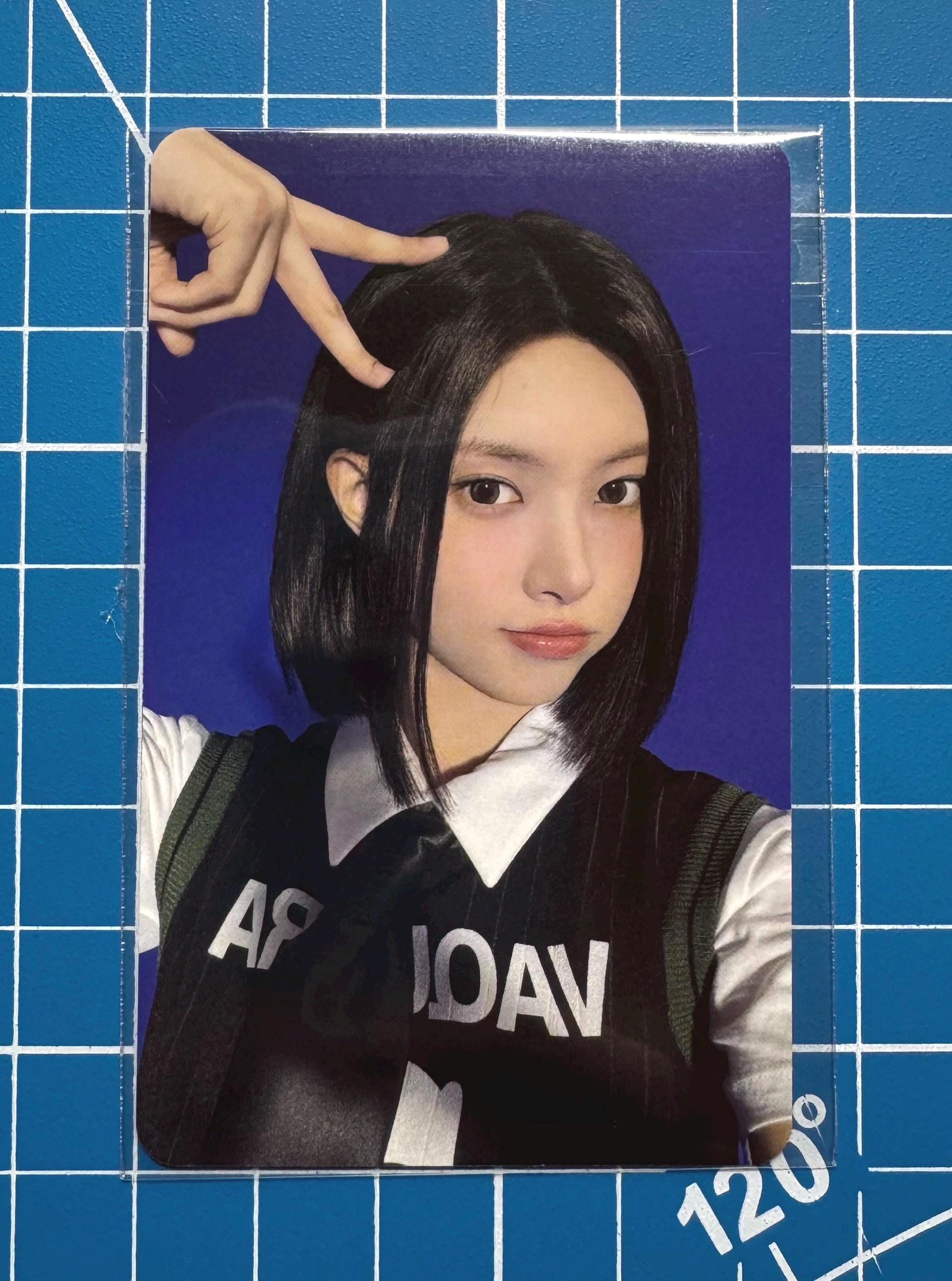 Illit Bomb Withmuu Official Benefit Photocard ( With Original
