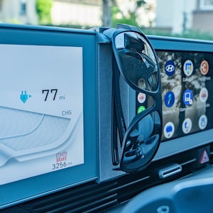 Sunglass holder specially designed for Ioniq 5 [2022-24] (3D Printed)