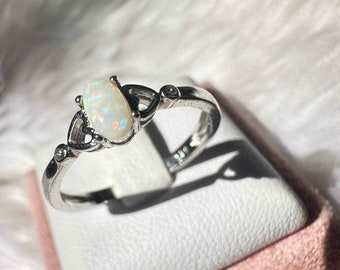 Radiant Opulence: Luxkana's Opal Rings, Collection - Unveiling the Elegance of Opal Gemstones.