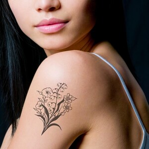 Tatouage fleur de naissance, conception de tatouage floral fin, tatouage de fleur, tatouage de bouquet de fleurs de naissance personnalisé, tatouage de fleur de mois de naissance bricolage