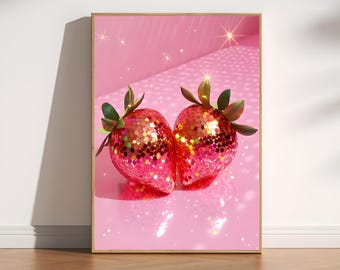 Sztuka druku truskawkowego, sztuka kuchenna Pink Disco, elegancki nadruk truskawkowy, dziewczęca sztuka ścienna do kuchni, nadruk owocowy inspirowany Y2K, wystrój pokoju w akademiku