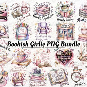 Pode incluir: Uma cole&ccedil;&atilde;o de ilustra&ccedil;&otilde;es em aquarela com tema de livros. As imagens incluem livros, uma m&aacute;quina de escrever, um gato, um sapo, uma bicicleta e texto como "Bookish Girlie PNG Bundle" e "Dear Diary, I'm Book Obsessed."