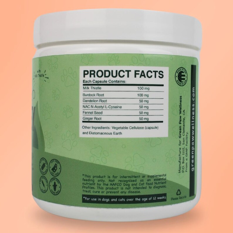 Puede incluir: Un envase de suplemento de pl&aacute;stico blanco con una etiqueta verde. La etiqueta incluye el texto "PRODUCT FACTS" y una lista de ingredientes, incluyendo Cardo Mariano y Ra&iacute;z de Bardana. El envase es para perros y gatos mayores de 12 semanas.