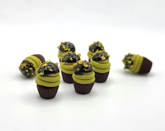 Mini Dubai Chocolate Cupcake, 1:6 Fake Bake Trendy Food, Bakery Diorama Item, Faux Pistachio Dessert, Handmade Clay Miniature