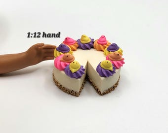 Mini Easter Cheesecake, 1:12 Faux Chick Marshmallow Dessert, Mini Bakery Display Prop, Miniature Dollhouse Spring Kitchen Decor, Fake Cake