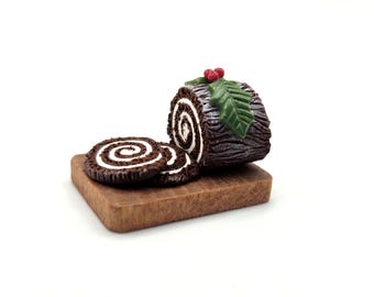 Mini Yule Log, 1:6 Christmas Bûche de Noël, Tiny Faux Holiday Bakery Item, Winter Theme Clay Chocolate Creme Roll with Holly and Cranberry