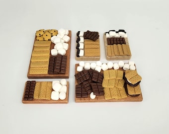 Mini S'more Board, 1:6 Dollhouse Summer Desserts, Tiny Camping Bonfire Food, Faux Marshmallows, Clay Chocolate Bars, Miniature Picnic Sweets