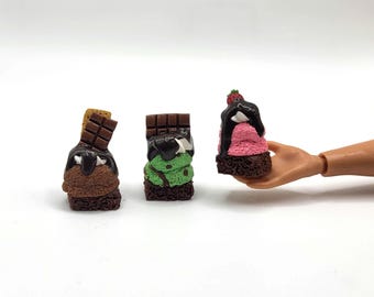 Mini Brownie Sundae, 1 Piece, 1:6 Doll Summer Dessert, Miniature Ice Cream Parlor Food Prop, Dollhouse Frozen Treat With Chocolate Syrup