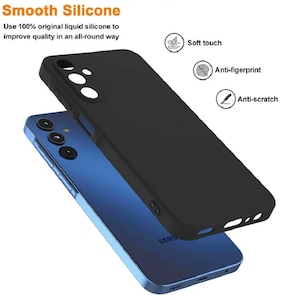 Pode incluir: Capa de telefone de silicone preta com um telefone azul por baixo. A capa foi projetada para ser macia ao toque, anti-impress&atilde;o digital e anti-riscos. O texto na imagem diz "Smooth Silicone" e "Use 100% original liquid silicone to improve quality in an all-round way."