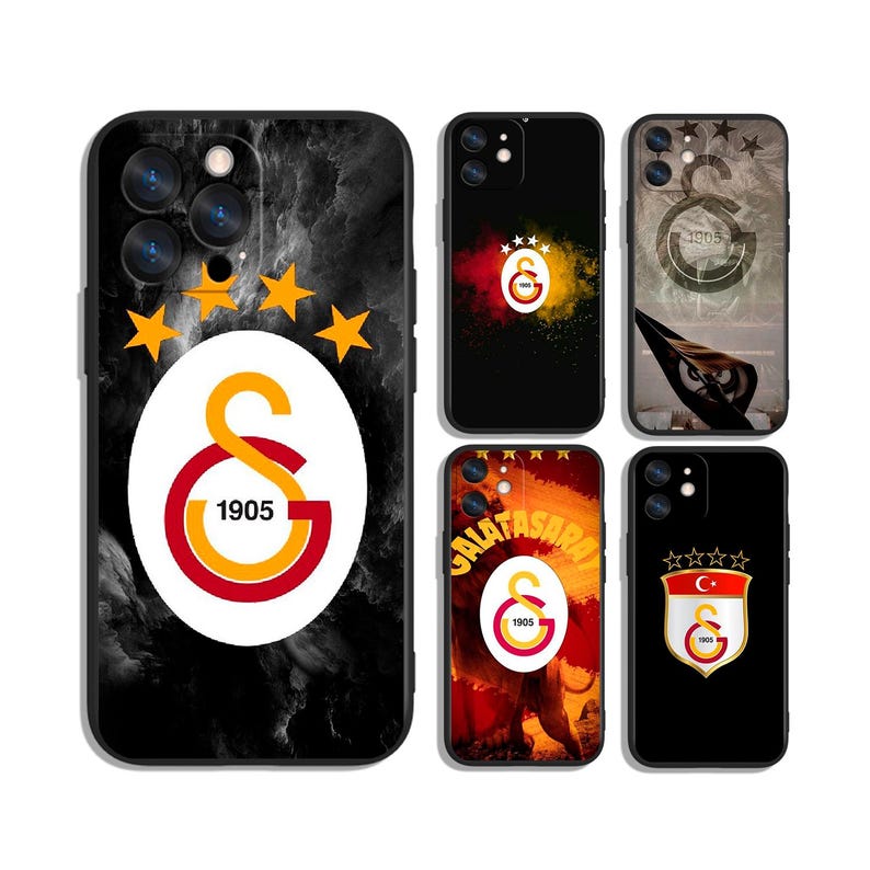 Pode incluir: Uma cole&ccedil;&atilde;o de capas de telem&oacute;vel com o log&oacute;tipo do clube de futebol Galatasaray. As capas exibem o emblema da equipa em v&aacute;rios designs, incluindo as cores vermelha e amarela da equipa e o ano de 1905.
