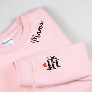 Custom Embroidered Mama Sweatshirt with Kid Name on Sleeve,Personalized Dad Embroidery Sweatshirt,Family Sweatshirt,Pet Memorial Sweatshirt
