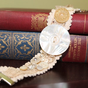 Lace Cuff Bracelet - Mother of Pearl Buttons - Vintage Inspired Lace Cuff Bracelet - Vintage Buttons - OOAK