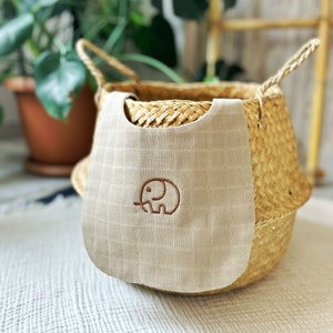 象の刺繍のベビービブ、パーソナライズされたベビーギフトビブコットン