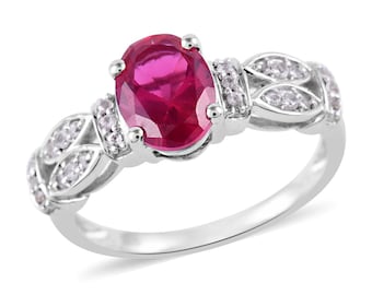 Ovale robijnring, sterlingzilver met witte zirkoonaccenten