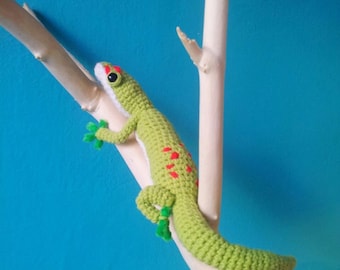 Gregor the Giant Day Gecko Amigurumi