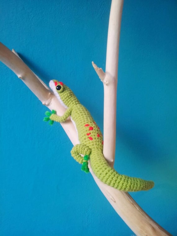 Gregor the Giant Day Gecko Amigurumi
