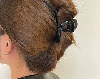 Sleek Black Hair Claw - Elegant Large Hair Clip for Secure & Stylish Updos