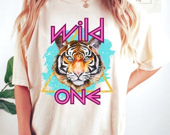 Camiseta con gráfico de tigre en colores cómodos y preppy, camiseta de gran felino, camiseta de mujer, camiseta desgastada, camiseta born wild, camiseta desgastada de rock n roll