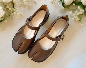 Leather Mary Jane Tabi shoes, tabi sandals, split toe flat slip-on shoes, woman sandals, flat shoes, slippers