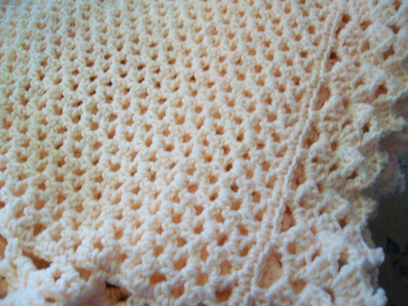 Lt Peach Lacy Border Baby Blanket 38