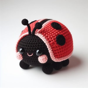 Crochet ladybird beetle bug plushie insects ladybug charm decor pattern