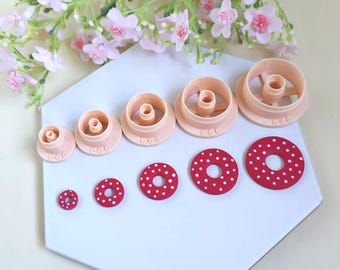 Cortadores circulares en forma de donut 3D para hacer joyas de arcilla polimérica, aros intercambiables y borlas.