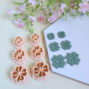 Formine per biscotti a forma di quadrifoglio con dettagli interni per realizzare gioielli in argilla polimerica, orecchini a cerchio intercambiabili, nappe