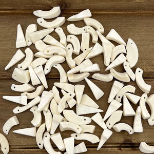 1/4lb White Bone Beads, Bone Chip Beads, Bone Beads, 15mm to 25mm, Carved Bone, Tribal Beads, Curved Bone, Buffalo Bone, African Beads,