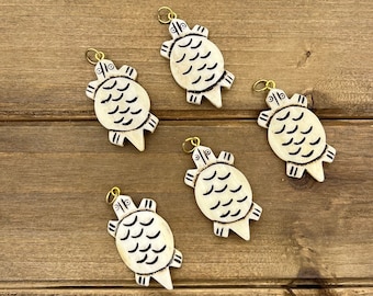 5pc 1.5" Carved Bone Turtle Charms, 38mm, Turtle Jewelry, Natural Bone Beads, Turtle Beads, Turtle Pendants, Black & White Bone Beads