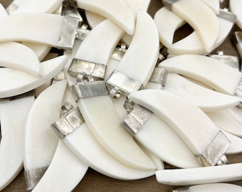 5pc White Bone Tusk Pendants, Wholesale Lot, Horn Shape Pendants, Teeth Tooth Pendants, Tusk Charms, White Bone Tusk Pendants