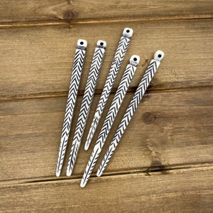 5pc 4&quot; Chevron Bone Pendants, 100mm, Nalbinding, Needle, Bone Beads, Buffalo Bone, Black, White, Nail Bone, Hare Pin, Carved Bone beads