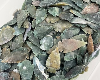 20pc Green Agate Arrowheads, 1" to 1.75", 25-44mm Hand Knapped Arrow Head Pendants, Wire Wrap, Fancy Agate, Gemstone Spear, Bulk Lot As Is