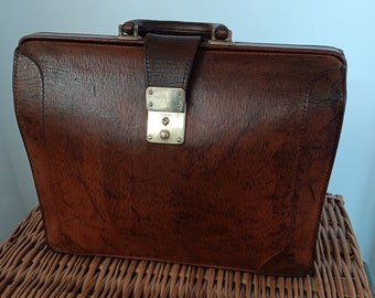 Pendragon Top grain Cowhide briefcase. Lawyers case doctors bag  gladstone bag