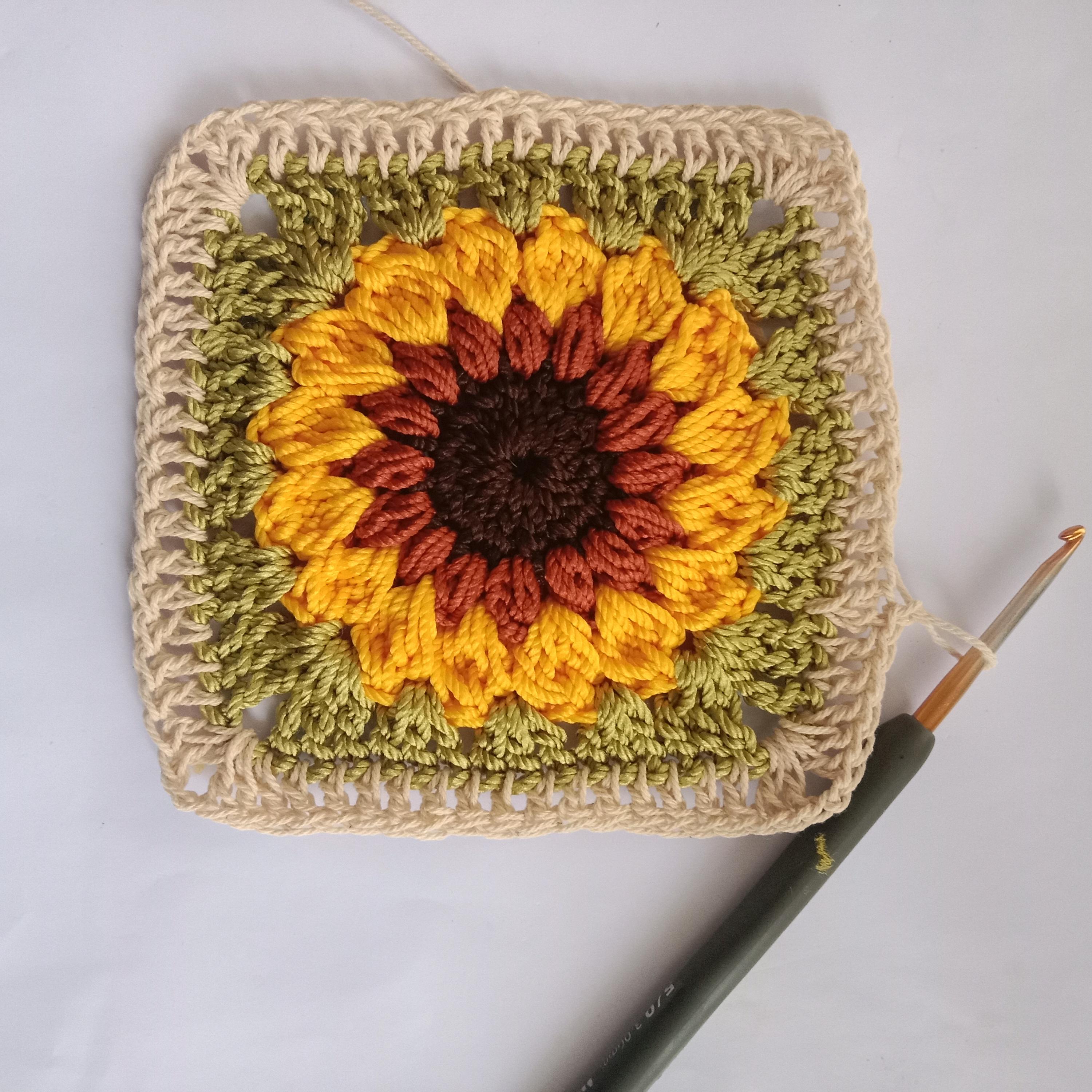 Sunflower Granny Square Crochet Pattern | Easy Beginner Flower Motif ...