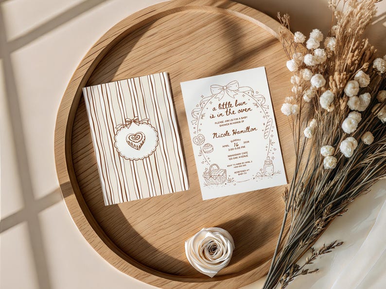 Redigerbar inbjudan till babyshowerfesten "Bullen är i ugnen", Canva-inbjudan med nyckfull handritad kokettrosé, könsneutral babyströssel bild 9