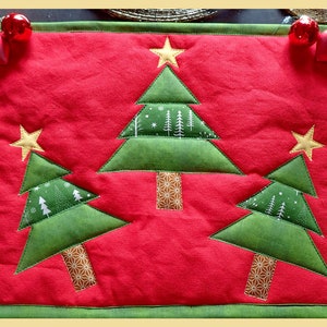 Christmas trees placemats, Holiday placemats, Xmas place setting, Christmas tableware, applique, quilting. Beginners' applique.