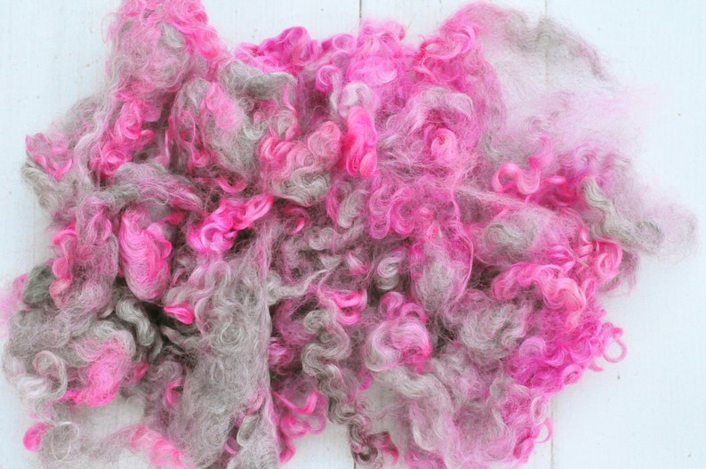 Curly Wensleydale Cotswold Locks Hand Dyed Ombre Geranium 1.9 ounces image 5