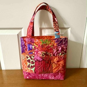 Sunset Quilted Tote Bag: Handgjord återanvändbar shoppingkasse i bomullsbatik bild 1