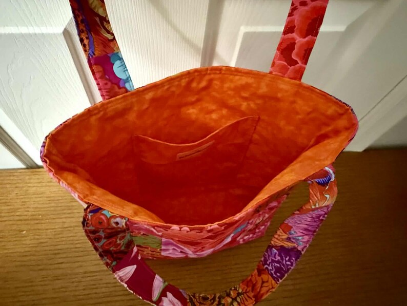 Sunset Quilted Tote Bag: Handgjord återanvändbar shoppingkasse i bomullsbatik bild 3